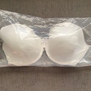 Victoria’s Secret bra 38C (white)